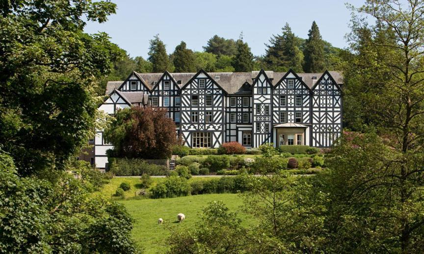 Gregynog Hall Guest House Tregynon Exterior photo